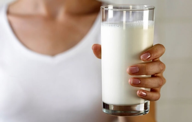 Молоко для повышения потенции: влияние, польза, рецепты